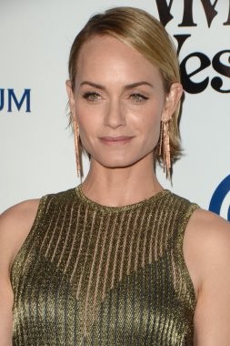 Oyuncu Amber Valletta