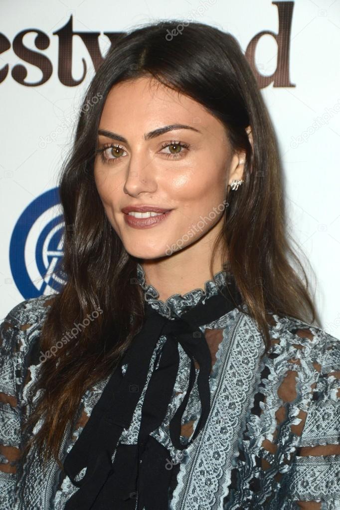 2,476 Phoebe Tonkin Photos & High Res Pictures - Getty Images