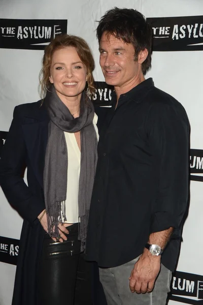 Dina Meyer, Patrick Muldoon — Zdjęcie stockowe