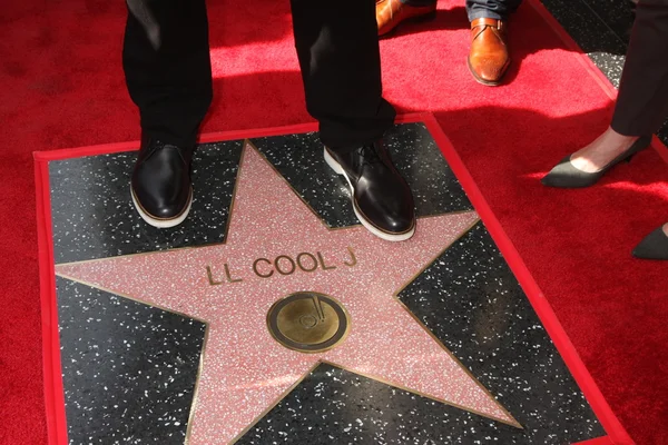 LL Cool J fötter på hans Wof stjärna — Stockfoto