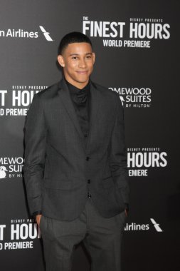 aktör Keiynan Lonsdale