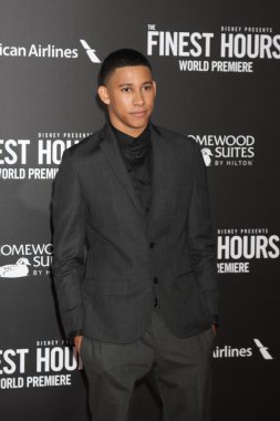 aktör Keiynan Lonsdale