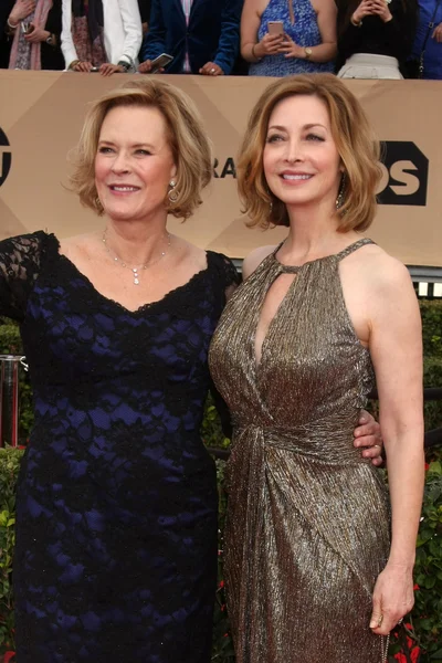 JoBeth Williams, Sharon Lawrence — Stock Photo, Image