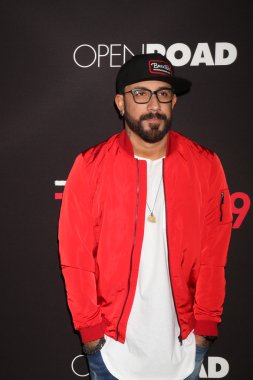 Üçlü 9 prömiyeri