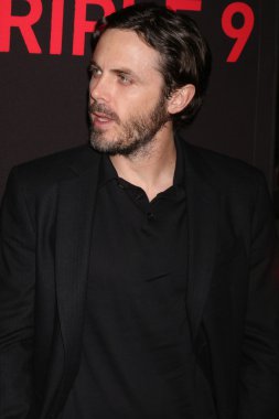 Üçlü 9 prömiyeri