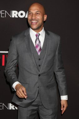 Üçlü 9 prömiyeri