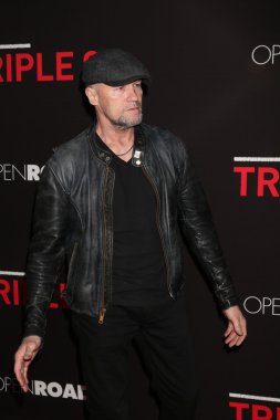 Üçlü 9 prömiyeri