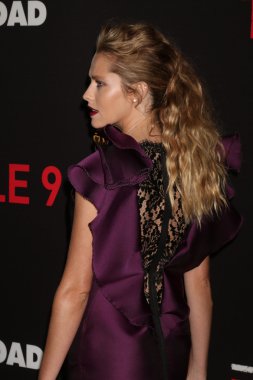 Üçlü 9 prömiyeri