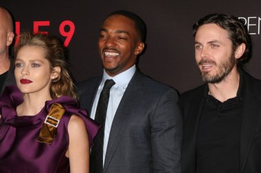 Üçlü 9 prömiyeri