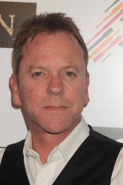 aktör Kiefer Sutherland