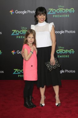 aktris Constance Zimmer