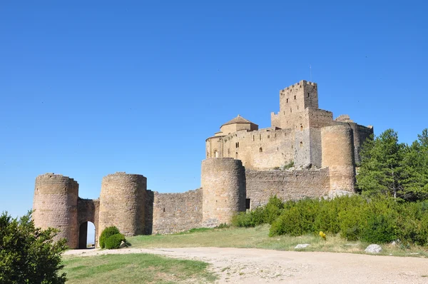 Románský hrad Loarre nedaleko Pyrenejí — Stock fotografie