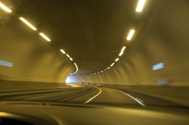 Tünel içinde