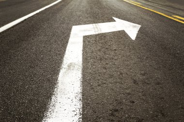 Trafik doğru yol işaretleri