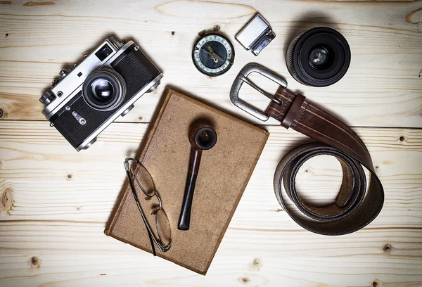 Still life with retro object op houten tafel. — Stockfoto