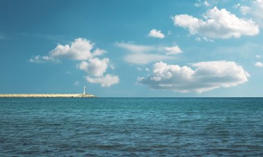 Deniz ve bulutlar gökyüzü 