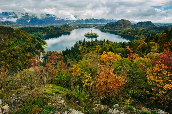Захоплюючий довгий експозиції повітряних панорамний вид на озеро Блед, Словенія, Європа (Osojnica) — стокове фото