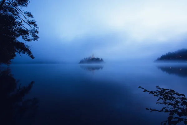 Panorama view of the famous island with old church in the city of Bled (Blejsko jezero) — Stock Photo, Image