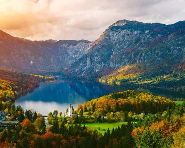 Breathtaking view of the famous Bohinj lake from above — Stock Photo, Image