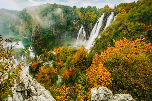 Greatest waterfalls in Plitvice National Park, Croatia UNESCO world heritage site — Stock Photo, Image