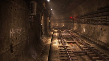 Tren raylı CGI Metro Tüneli, Boş