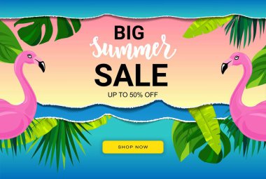Tropik yapraklı ve pembe flamingolu yaz indirimi afişi. El yazısı metni. Sezon tatili, hafta sonu..