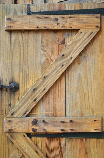 Буква Z в деревянной двери — стоковое фото