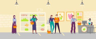 Dükkandaki insanlar sosyal mesafeyi koruyorlar. Sağlık maskesi takan erkek ve kadınlar süpermarketten yiyecek alıyor.