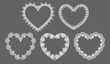 Dantelli kalp sınırı. Klasik düğün davetiyesi, romantik tebrik kartı ve düğün sanatı ya da Sevgililer Günü tasarımı için dantelli çerçeveler ve filigran kumaşı. Aşk vektörü clipart, monogram için dekoratif desen.