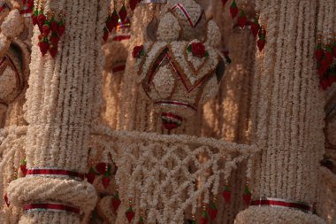 Garland pirinç attı