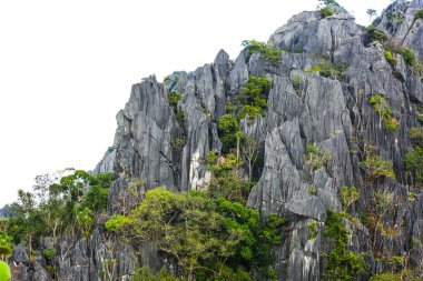 Kunming Tayland. Suan Hin Pha Ngam Bahçe Parkı Rock Dağı arka planında turizm için. Ban Na Fai, Nong Hin Alt Bölgesi, Nong Hin Dist