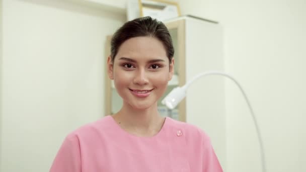 Porträt Arzt Oder Krankenschwester Einer Schönheitsklinik — Stockvideo