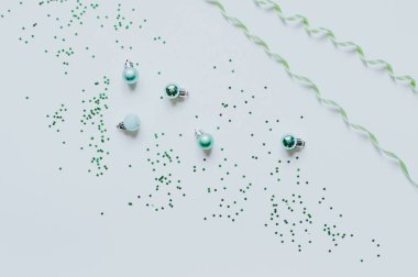 Modaya uygun dekorasyon yıldızlarıyla Mavi Çerçeve arkaplanı ve metin için kopyalama alanı olan pullar.