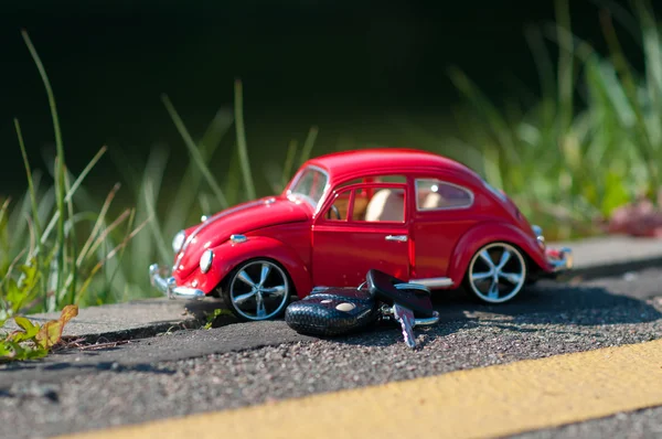 Kırmızı araba'yi ateşleme ile