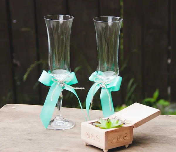 Empty wedding champagne glasses — Stock Photo, Image