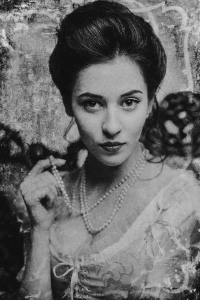 Жінка в чорно-білому. стара старовинна фотографія Ліцензійні Стокові Зображення
