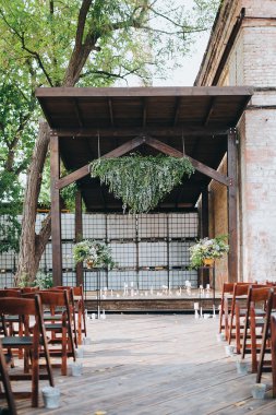 Düğün töreni için dekore edilmiş alan