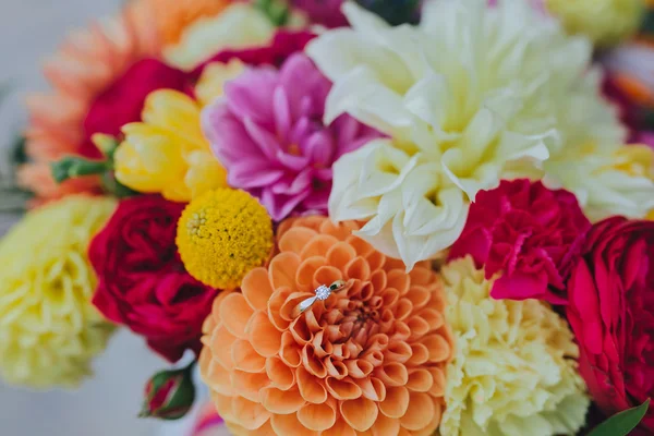 Hermoso ramo de novia — Foto de Stock