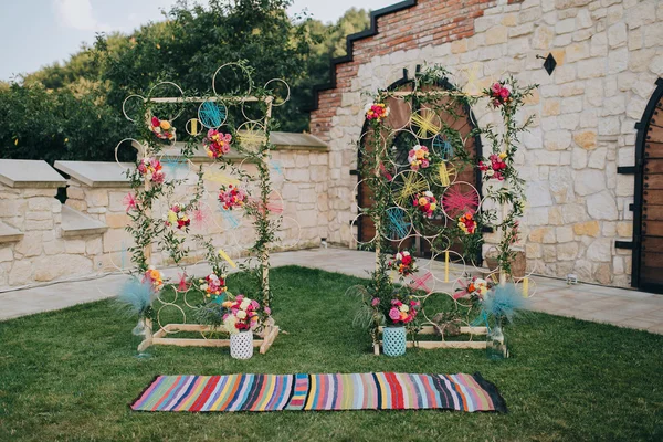 Svatební dekorace květin a zeleně — Stock fotografie