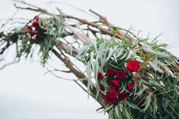 Arco de casamento floral bonito — Fotografia de Stock