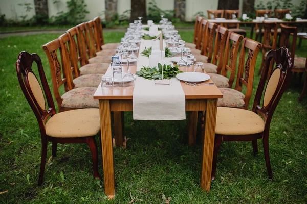 Hochzeitstisch serviert — Stockfoto