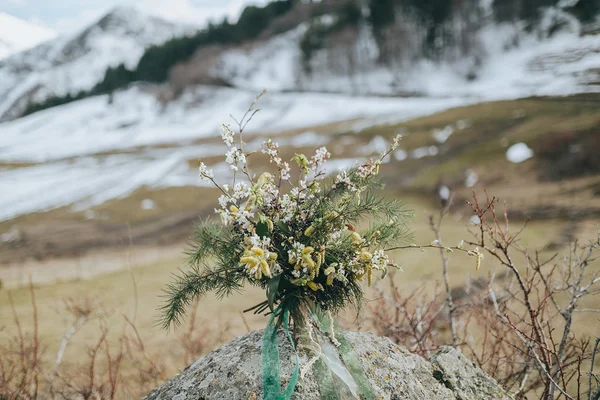 Wedding bouquet of pine branches and flowers — Stock Photo, Image