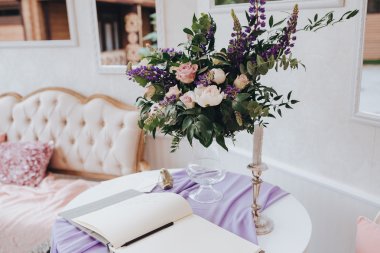 Düğün için tablolar