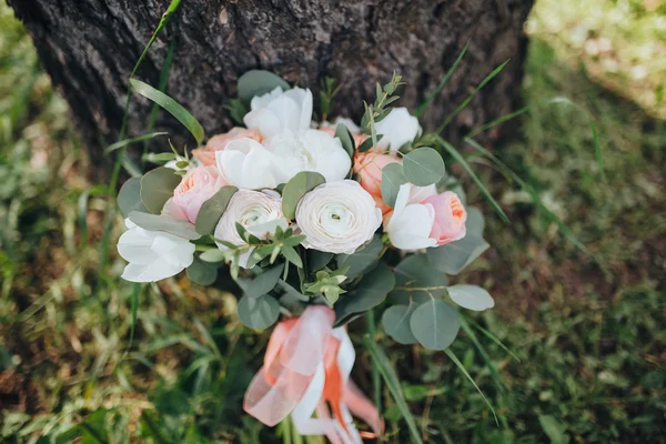 Bukett blomster til bryllupet – stockfoto