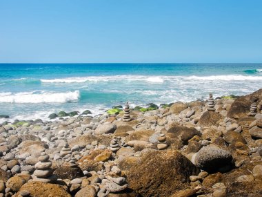 Kalalau patikası ve Pasifik Okyanusu Kuzey Kauai