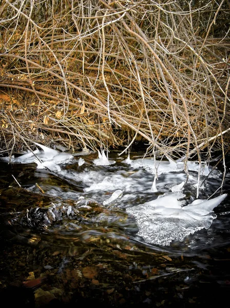 Formazioni Ghiaccio Nel Tardo Autunno Lungo Calf Creek Nel Centro — Foto Stock