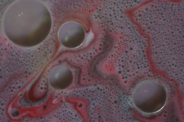 Yapay gezegen asteroitleri olan garip bir galaksi