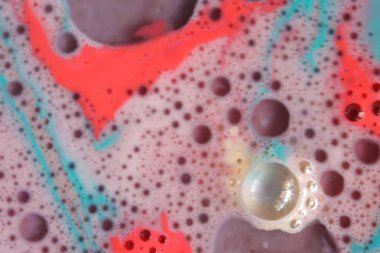 Yapay gezegen asteroitleri olan garip bir galaksi