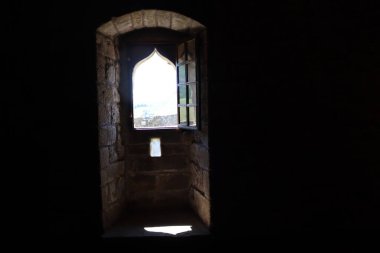 Güzel kale eski taş dirençli siperler