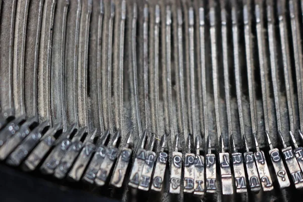 Alte Maschine Schreibt Dreckige Verlassene Schwere Mechanische Buchstaben Zeichen Lärm — Stockfoto